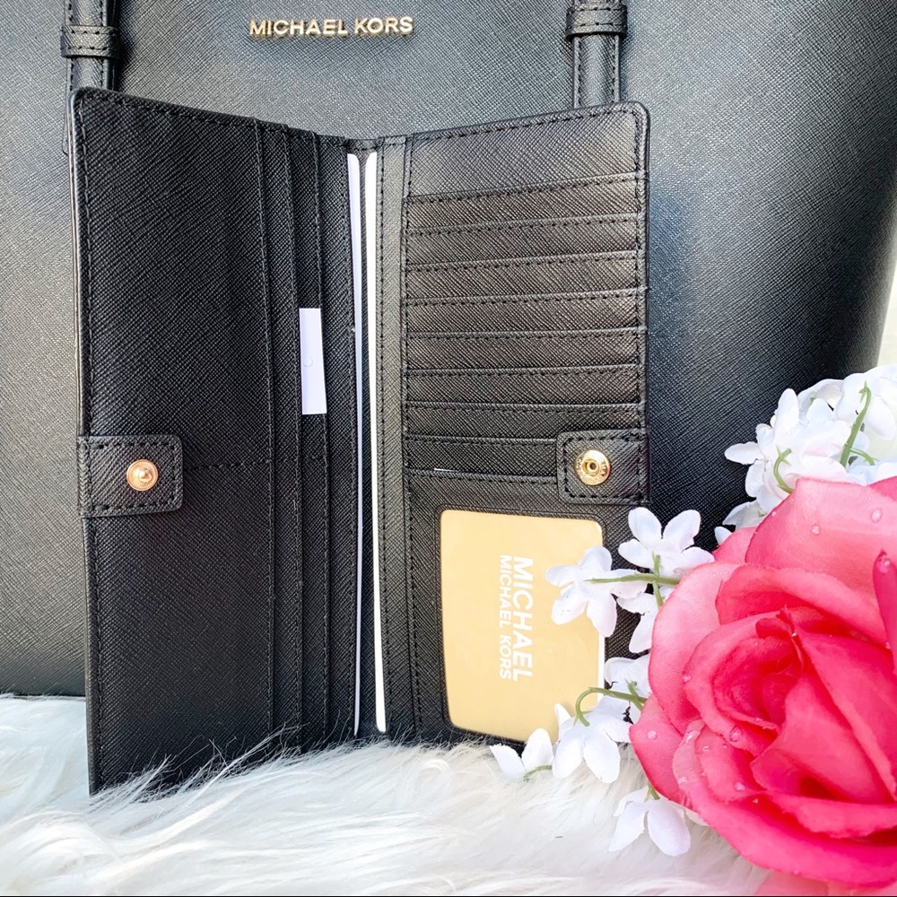 ❗️FINAL SALE❗️ Michael Kors Jet Set Tote Wallet - Picture 2 of 6